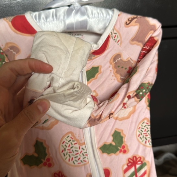 Caden lane 6-12 month Christmas cookie pj - Picture 4 of 4